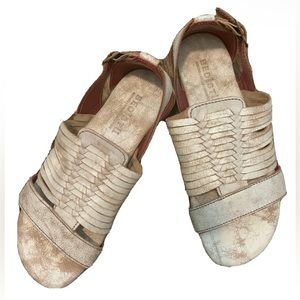 Bed Stu Ingritt Nectar White Leather Casual Flats Strappy Sandals